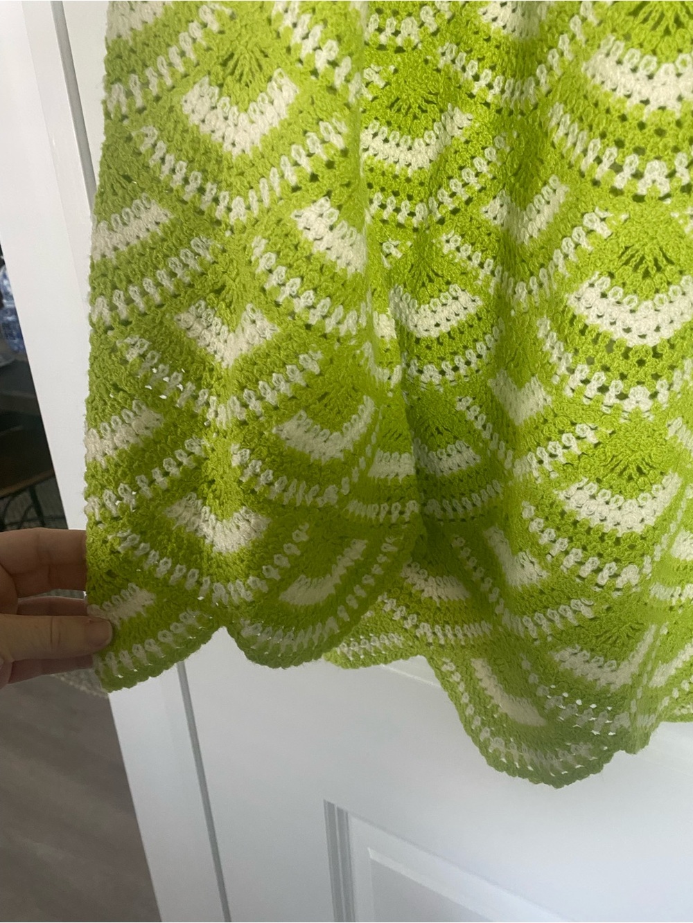 Celandine Chartreuse & White Crochet V-Neck Coverup Tunic - EUC - Picture 4 of 5